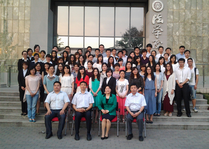 북경대 법학대장수문원장님과 학생들 단체사진